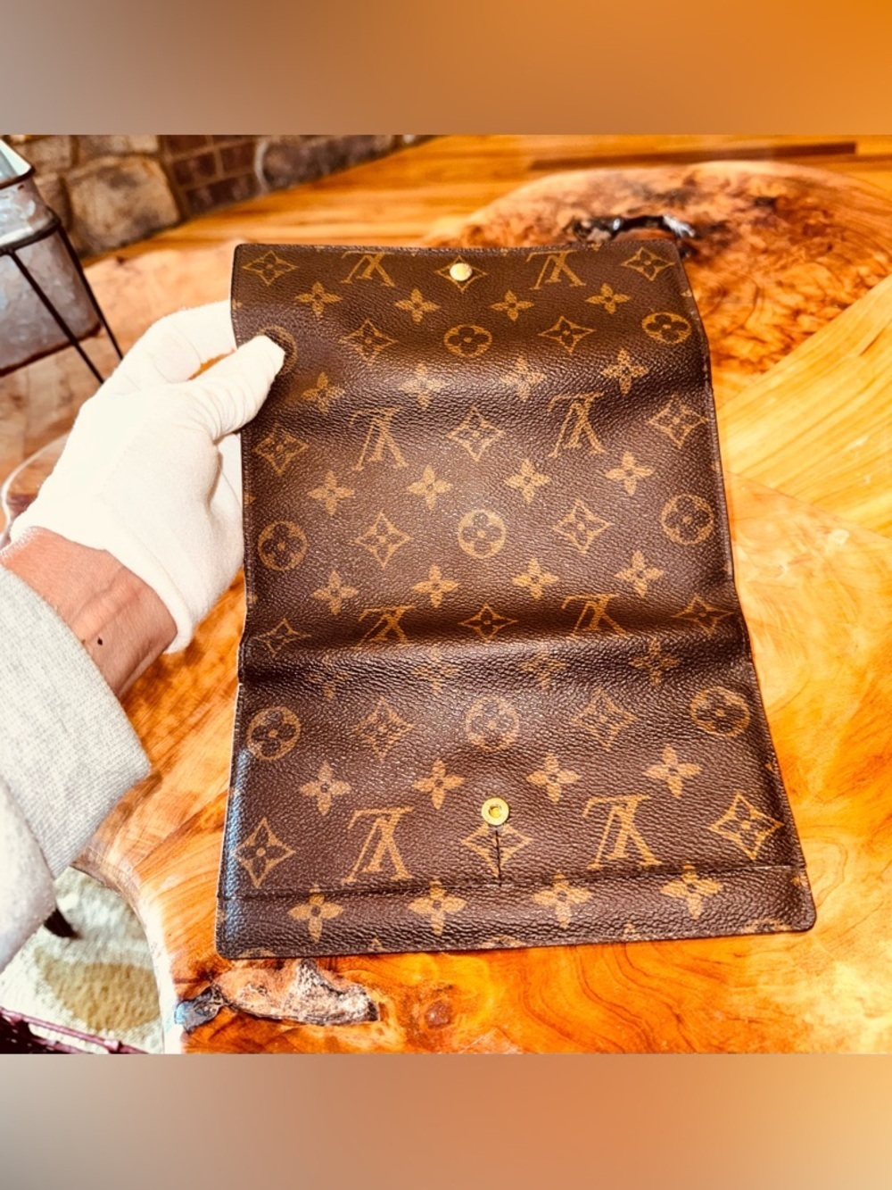 Louis Vuitton Monogram Porte
Tresor International Trifold Long
Wallet/ - Picture 9 of 17